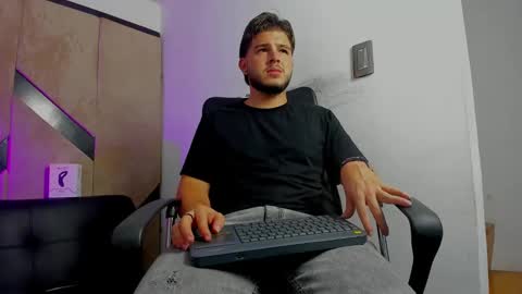 DANIEL online show from 10/27/25, 11:41