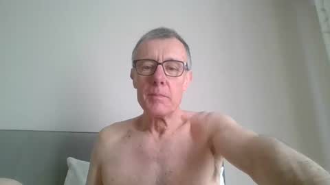 Snapshot of danielcoxone chatting on 03/12/25, 08:41 danielcoxone online show from 03/12/25, 08:41