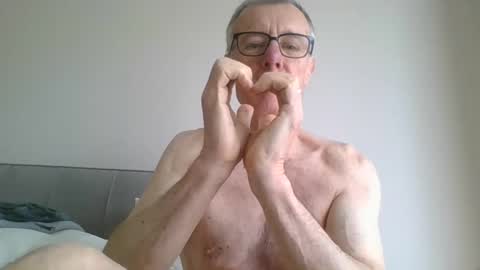 Snapshot of danielcoxone chatting on 05/20/26, 08:42 danielcoxone online show from 05/20/26, 08:42
