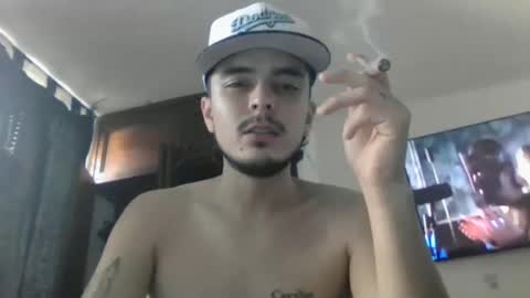 Snapshot of danielhot17 chatting on 01/01/25, 01:27 DANIEL online show from 01/01/25, 01:27