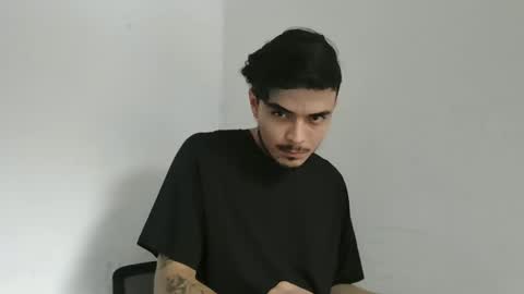 Snapshot of danielhot17 chatting on 01/08/25, 05:48 DANIEL online show from 01/08/25, 05:48