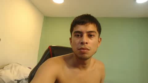 Snapshot of danielitopapii chatting on 06/25/26, 05:17 danielitopapii online show from 06/25/26, 05:17