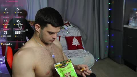 Snapshot of danielkraig_for_u chatting on 01/07/25, 07:28 Daniel Kraig online show from 01/07/25, 07:28