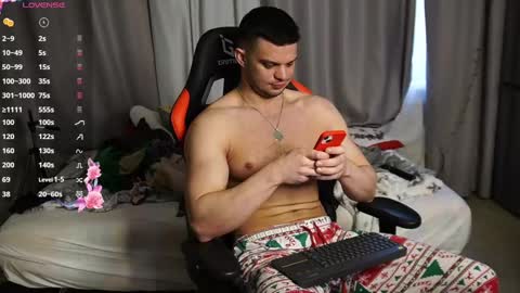 Snapshot of danielkraig_for_u chatting on 02/17/25, 11:23 Daniel Kraig online show from 02/17/25, 11:23