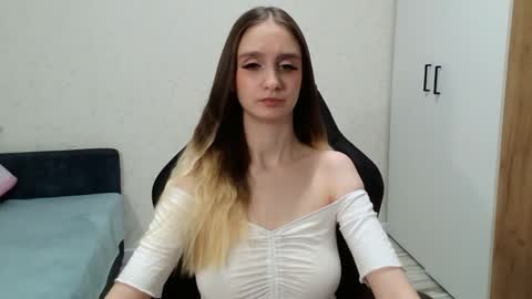 Daniella Martin online show from 12/04/24, 12:30