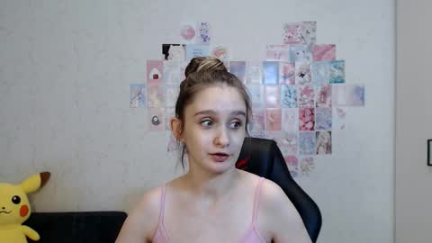 Snapshot of daniella_martin chatting on 11/16/25, 10:32 Daniella Martin online show from 11/16/25, 10:32