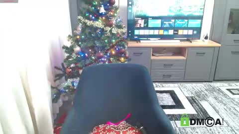 Snapshot of daniellavas chatting on 12/19/25, 06:42 JessicaWhite online show from 12/19/25, 06:42