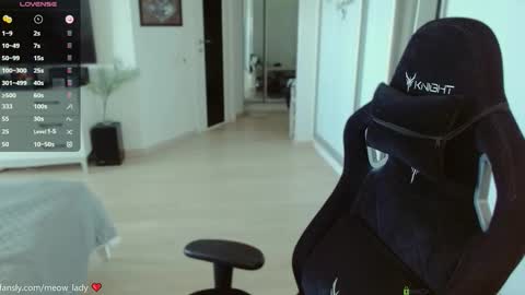 Snapshot of danielle_dunn chatting on 10/20/25, 06:03 Danny online show from 10/20/25, 06:03