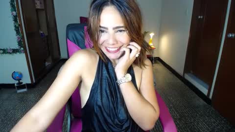 Snapshot of danielle_rose_ chatting on 12/09/24, 05:19 Angie online show from 12/09/24, 05:19