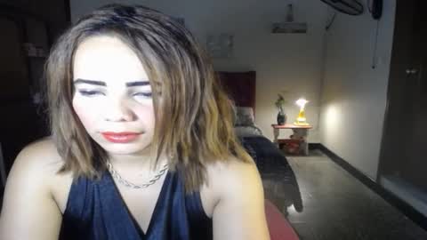 Snapshot of danielle_rose_ chatting on 02/18/25, 03:54 Angie online show from 02/18/25, 03:54