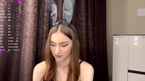 Snapshot of daniellecorra chatting on 03/27/26, 05:12 Trisha wanna play Meow online show from 03/27/26, 05:12