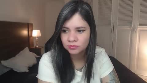 Snapshot of daniellerain chatting on 03/17/26, 12:52 daniellerain online show from 03/17/26, 12:52