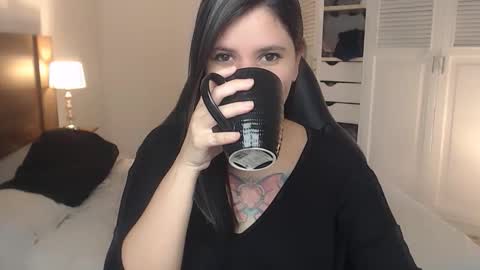 Snapshot of daniellerain chatting on 03/22/26, 04:32 daniellerain online show from 03/22/26, 04:32