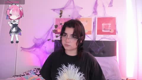 Snapshot of daniellesins_ chatting on 10/20/25, 12:38    online show from 10/20/25, 12:38