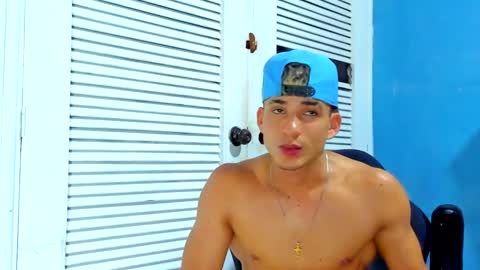 Snapshot of danii_scot chatting on 01/04/25, 10:05 Dani online show from 01/04/25, 10:05