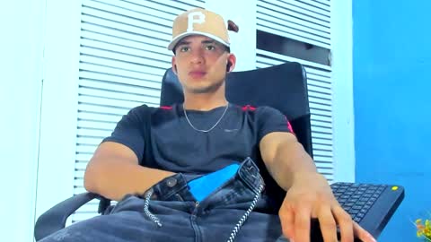 Snapshot of danii_scot chatting on 01/27/25, 03:58 Dani online show from 01/27/25, 03:58