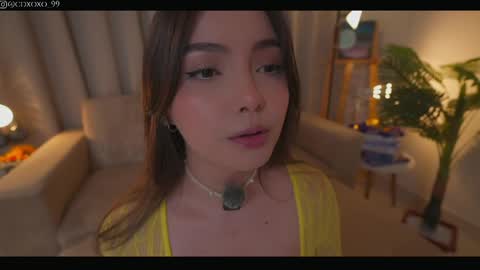 Snapshot of danii_xoxo chatting on 04/19/26, 10:01 online show from 04/19/26, 10:01