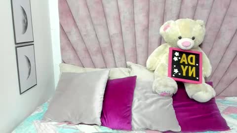 DaniiBelluci  online show from 11/27/25, 02:46