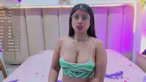 Snapshot of daniilove_ chatting on 06/21/26, 04:04 Danni online show from 06/21/26, 04:04