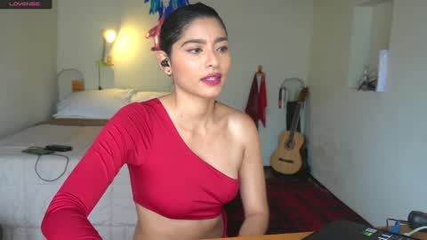 Snapshot of daniisla chatting on 01/12/25, 07:53 danalle .. online show from 01/12/25, 07:53