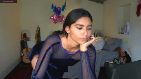 Snapshot of daniisla chatting on 10/30/25, 09:37 danalle .. online show from 10/30/25, 09:37