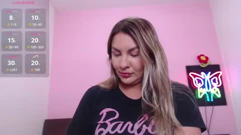 Snapshot of danika_bellaa chatting on 07/19/26, 01:09 K A R O L online show from 07/19/26, 01:09