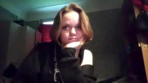 Adell online show from 06/03/26, 09:23
