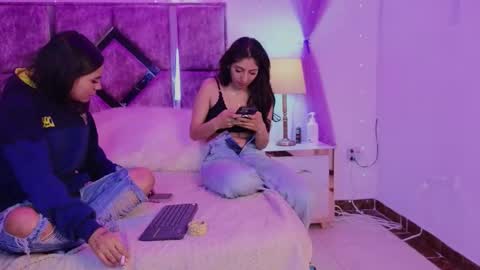 Snapshot of danilu_eva21 chatting on 11/02/25, 06:21 Danilu and Eva online show from 11/02/25, 06:21