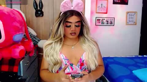 Snapshot of danipein chatting on 12/15/25, 05:01 danipein online show from 12/15/25, 05:01