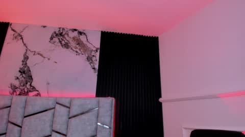 Dani Phonenix online show from 11/04/25, 07:35