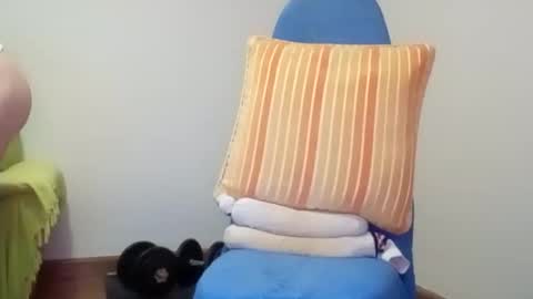 daniroca8 online show from 11/28/25, 11:18