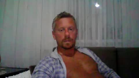 Snapshot of danisami12345 chatting on 09/26/25, 09:30 daniel online show from 09/26/25, 09:30