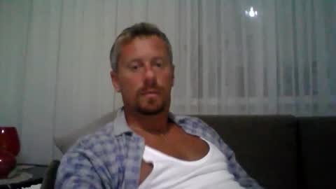 Snapshot of danisami12345 chatting on 09/27/25, 08:14 daniel online show from 09/27/25, 08:14