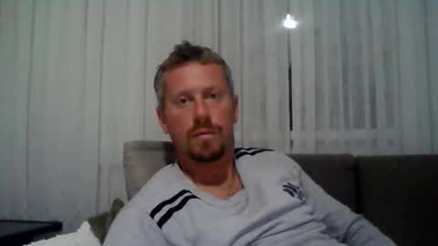 Snapshot of danisami12345 chatting on 10/16/25, 02:01 daniel online show from 10/16/25, 02:01