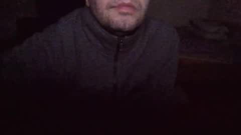 Snapshot of daniseler chatting on 12/15/25, 12:15 daniseler online show from 12/15/25, 12:15