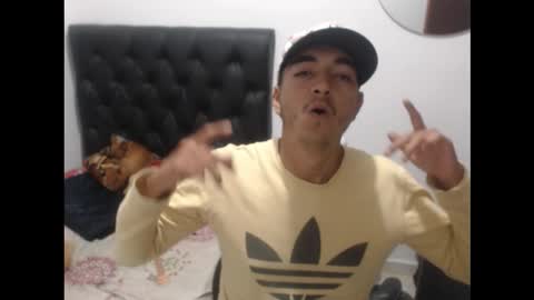 Snapshot of danivoyeur21 chatting on 12/02/25, 09:54 daniel segura online show from 12/02/25, 09:54