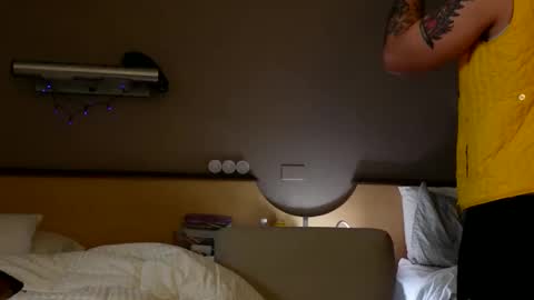 Snapshot of dankfuckcouple chatting on 12/10/24, 01:22 dankfuckcouple online show from 12/10/24, 01:22