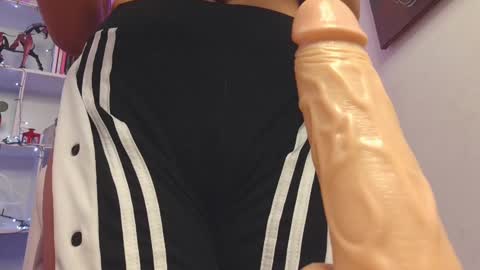 Pau online show from 01/10/25, 04:01