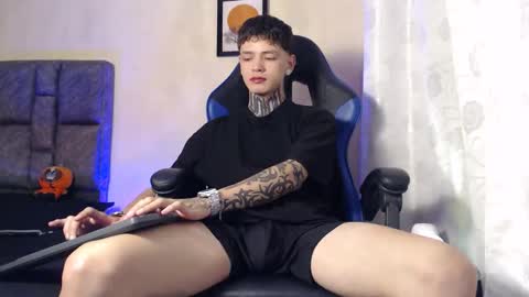 Snapshot of dann_brown chatting on 03/22/26, 12:58 Dann Brown online show from 03/22/26, 12:58