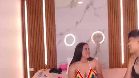 Danniela y Victoria online show from 03/12/26, 08:15