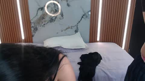 Snapshot of dann_jell chatting on 04/21/26, 08:23 Danniela y Victoria online show from 04/21/26, 08:23