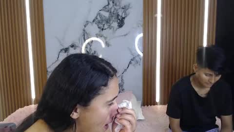 Snapshot of dann_jell chatting on 04/25/26, 07:44 Danniela y Victoria online show from 04/25/26, 07:44