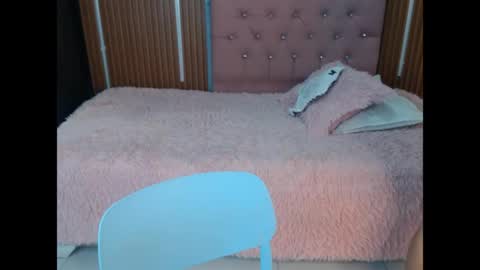 Snapshot of dann_jell chatting on 06/06/26, 08:02 Danniela y Victoria online show from 06/06/26, 08:02