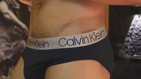 Dann saenz online show from 10/31/25, 02:18