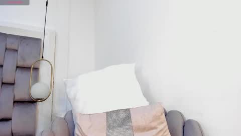 Snapshot of danna__ortiz chatting on 02/20/25, 02:35 Danna online show from 02/20/25, 02:35