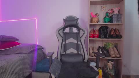 danna isabella online show from 02/13/26, 06:37