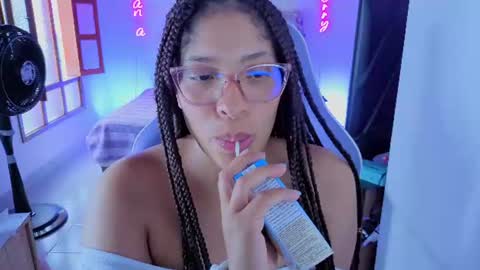 Snapshot of danna_berry chatting on 07/28/26, 07:39 DannaBerry online show from 07/28/26, 07:39