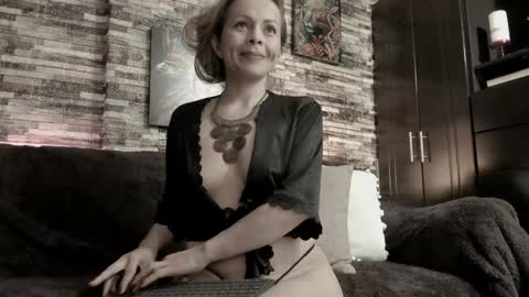 natalia online show from 12/13/24, 12:09