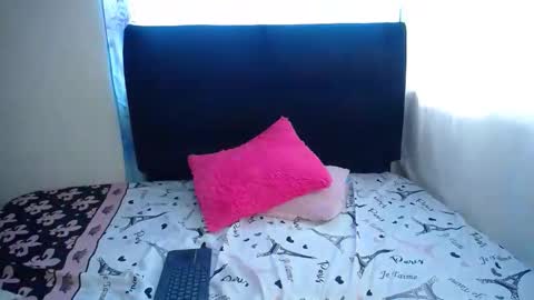 Snapshot of danna_martinez33 chatting on 03/04/26, 04:02 danna martinez33 online show from 03/04/26, 04:02
