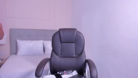 danna_palmeth online show from 09/19/25, 07:47